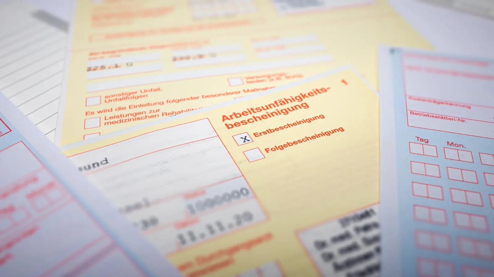 Fehlzeiten und Arbeitsunfähigkeit als Angaben für die Baulohnabrechnung